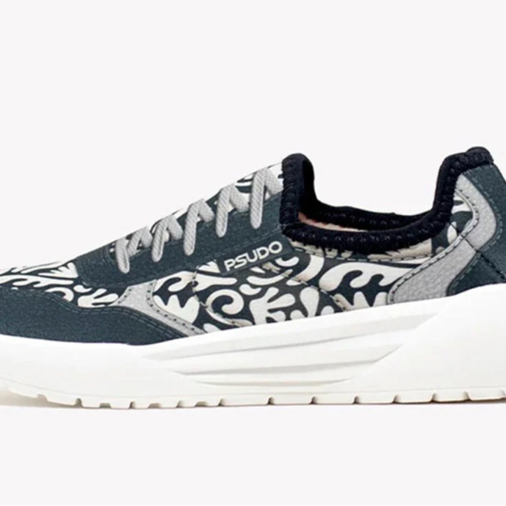 Women's Athletic Shoes - Black and White. Women’s Size 11. Very Comfortable.
